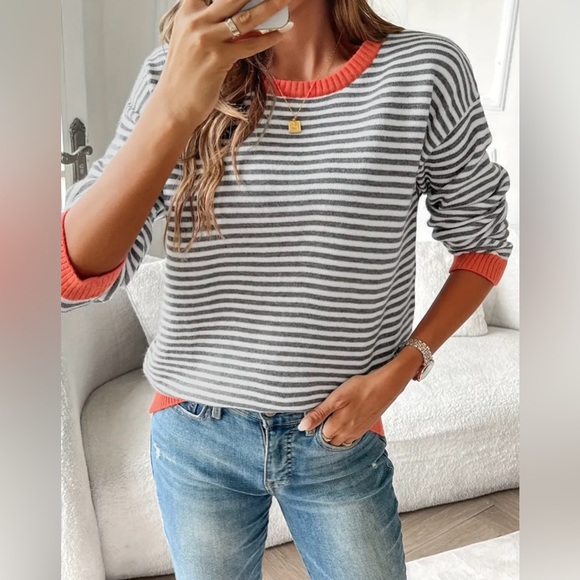 It is Well Boutique; Stripe Contrast Trim Crew Neck Sweater; NWT; Medium (6/8) - Picture 3 of 9